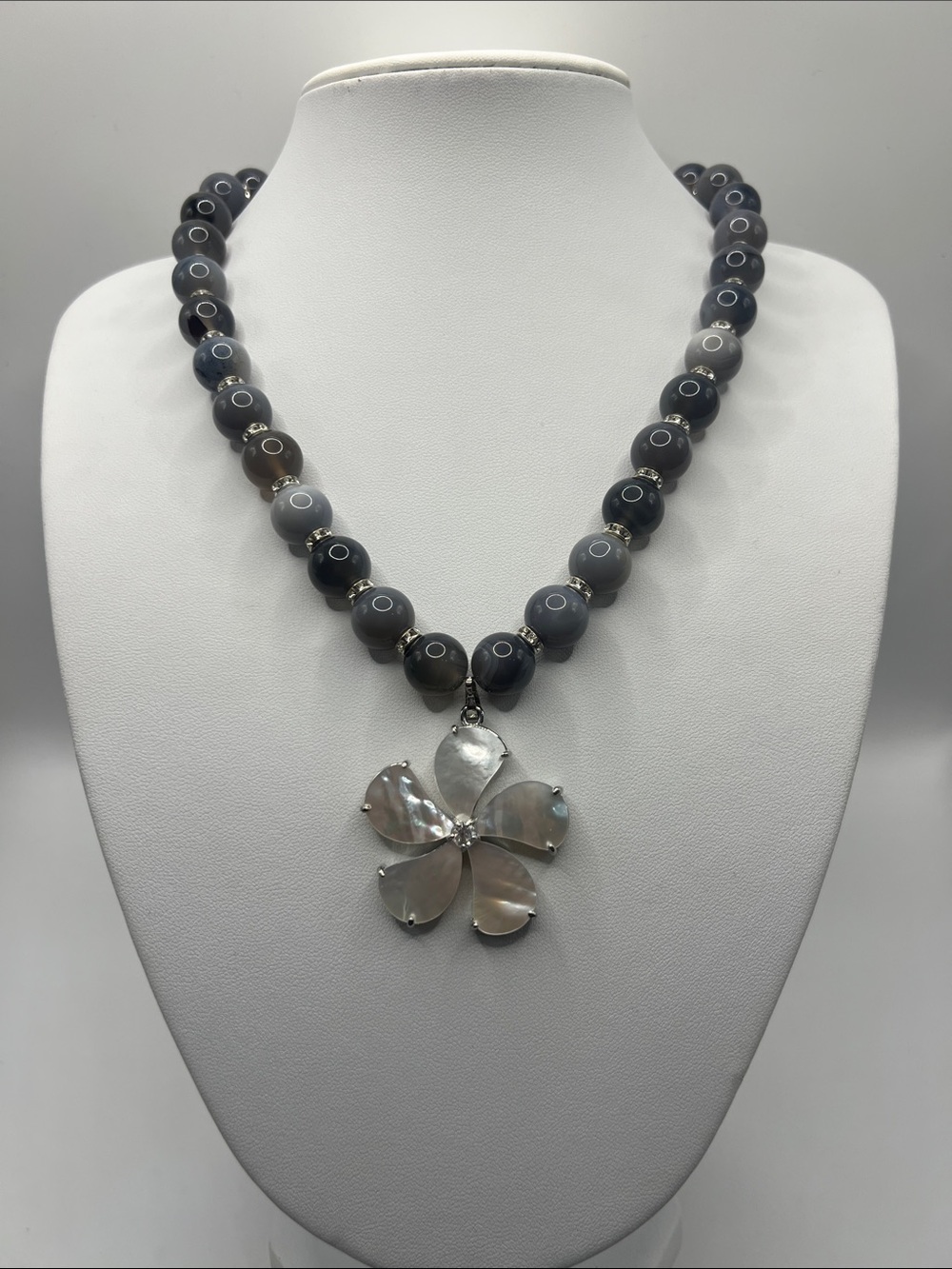 822. Gray Agate Bead Necklace with Mother-of-Pearl Flower Pendant 18” - 20 1/2”